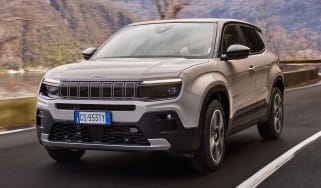 Jeep Avenger e-Hybrid - front